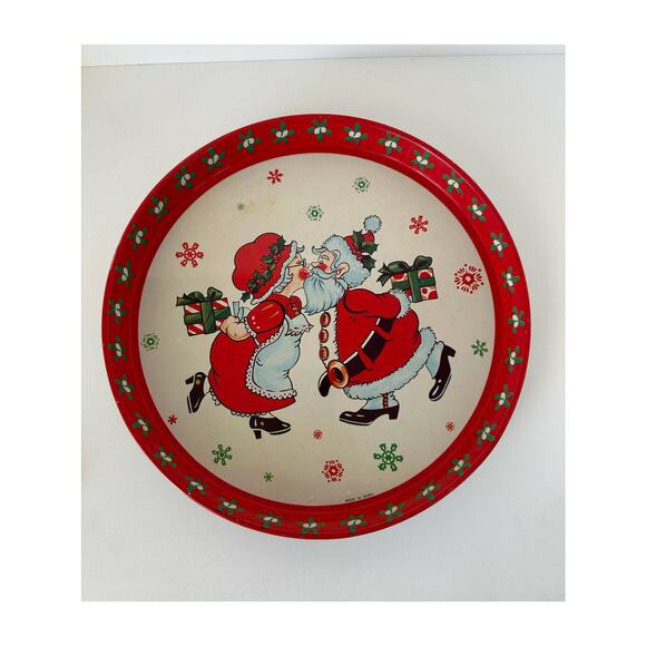 Vintage 1980 Christmas metal round Santa and Mrs Claus metal serving tray - Picture 4 of 5